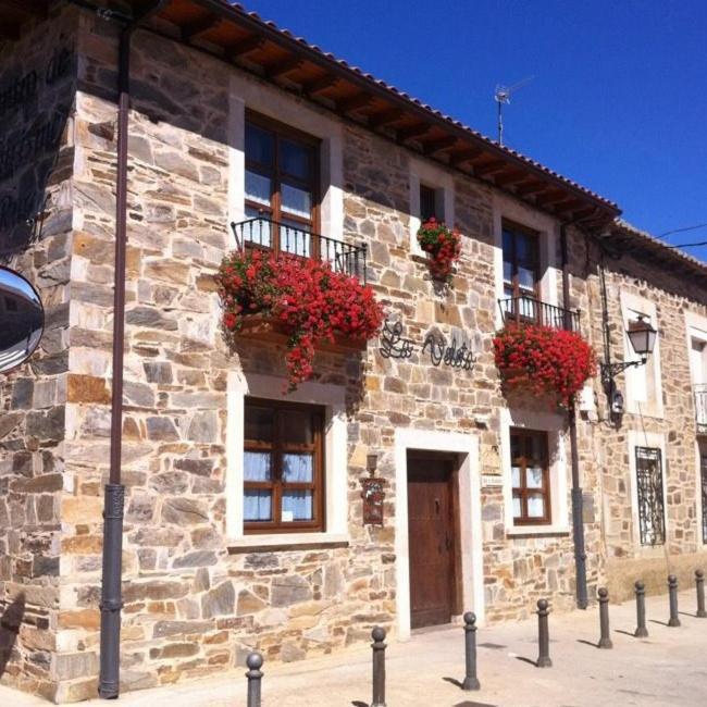 Hotel Rural La Veleta Murias de Rechivaldo Exterior photo