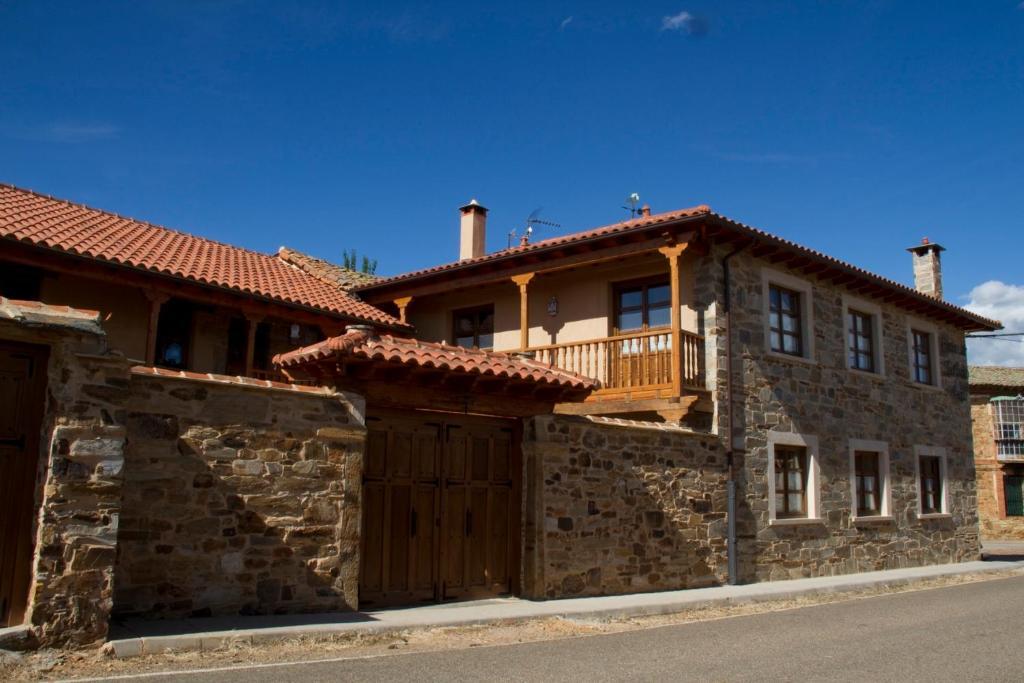 Hotel Rural La Veleta Murias de Rechivaldo Exterior photo