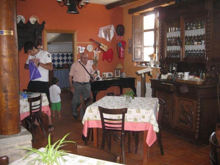Hotel Rural La Veleta Murias de Rechivaldo Exterior photo